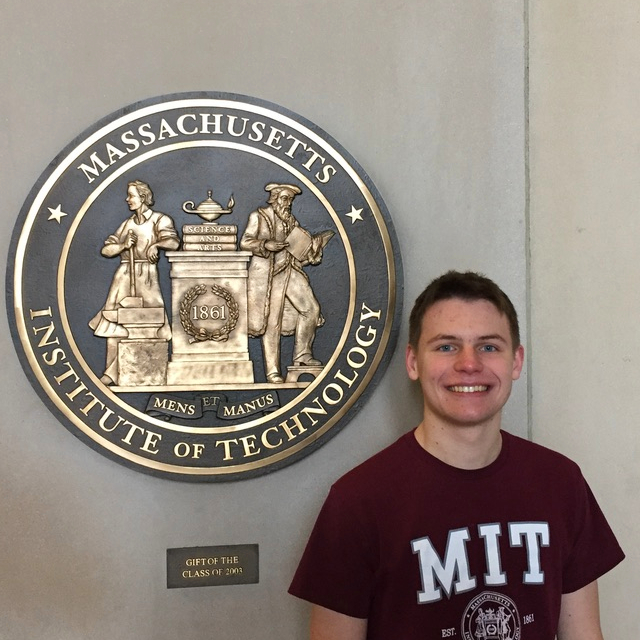 Andrzej Świętek - article author